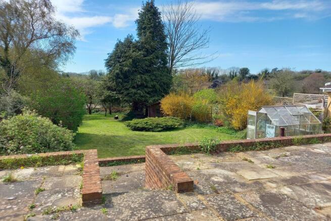 4 bed property, in Kings Worthy, £565,000