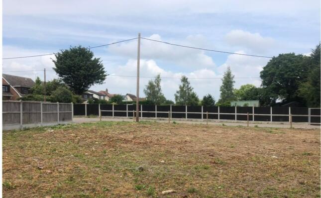 Land, in Southlands Road, £275,000