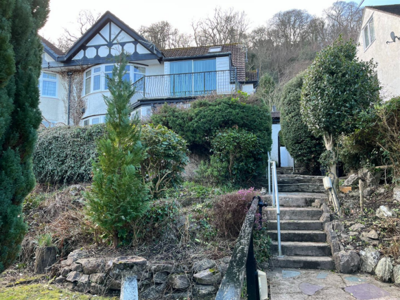 4 bed property, in Ael Y Bryn Road, £349,950