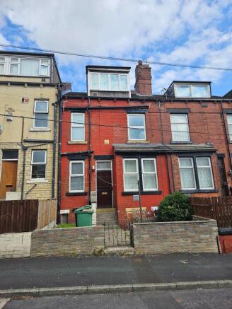2 bed property, in Raincliffe Street, £140,000