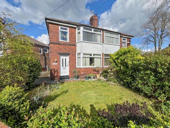 3 bed property, in Maple Avenue, £280,000