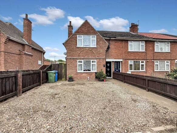3 bed property, in Eastfield Road, £159,950