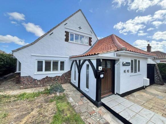 2 bed property, in Lords Lane, £330,000