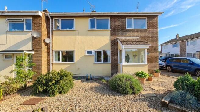4 bed property, in Bourchier Way, £340,000