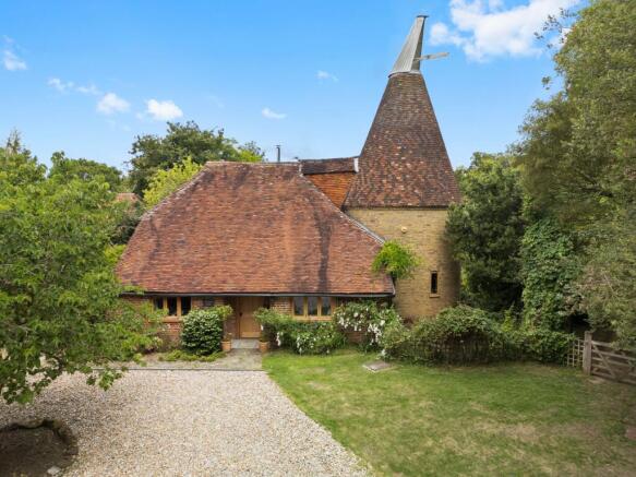 4 bed property, in Ashford Road, £1,050,000
