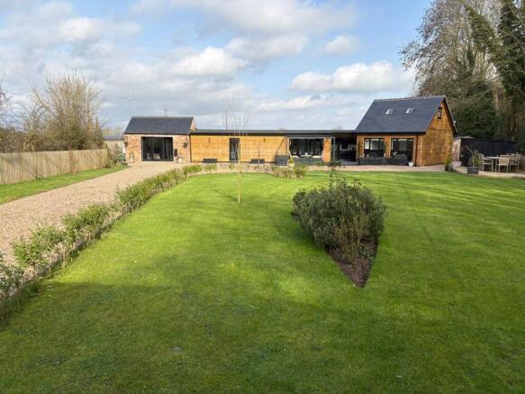 3 bed property, in Broughton Lane, £725,000