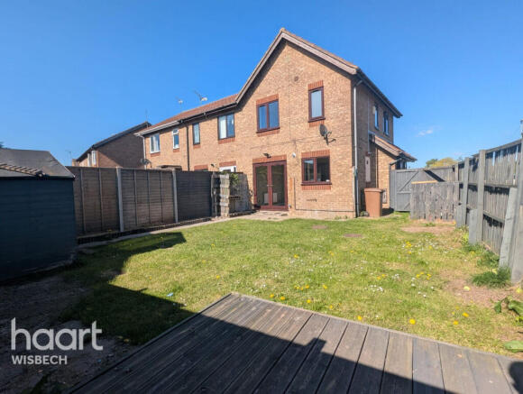 2 bed property, in Prins Avenue, £160,000
