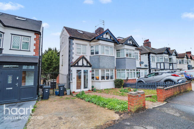 4 bed property, in Westview Drive, £700,000