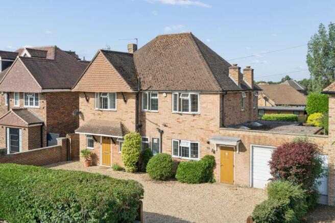 4 bed property, in Denham Lane, £895,000