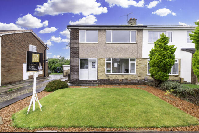 3 bed property, in Wharfedale Crescent, £250,000