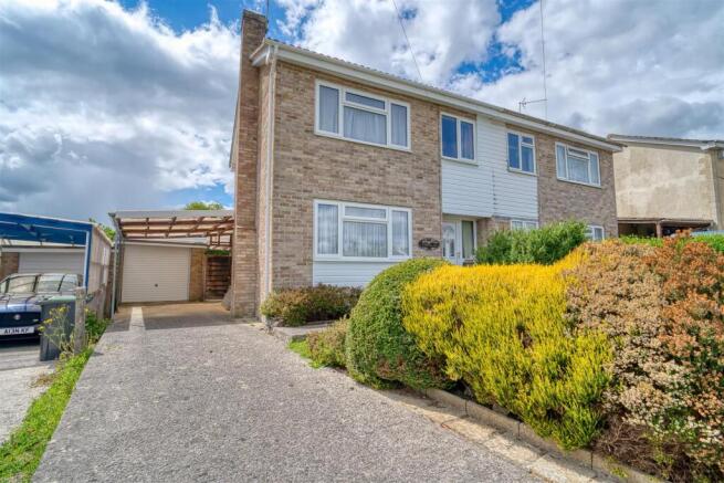 3 bed property, in Wessex Road, £265,000