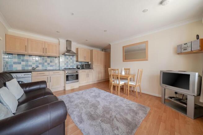 1 bed property, in Stakes Road, £160,000