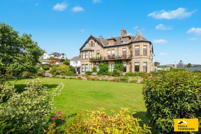 3 bed property, in Flat 5, £135,000