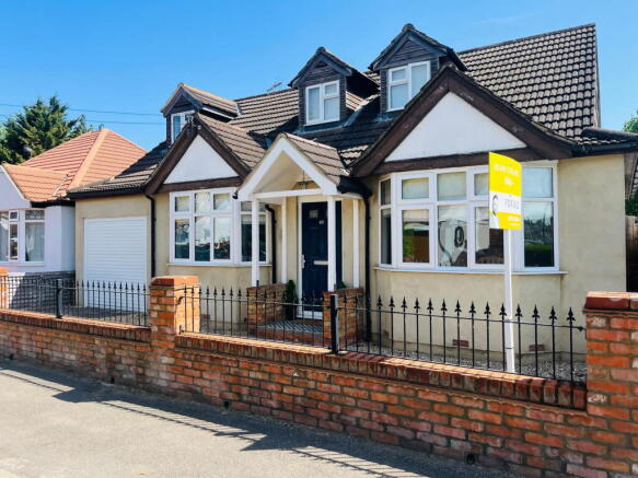 4 bed property, in Hamilton Road, £735,000
