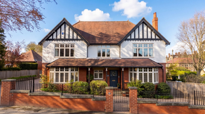 5 bed property, in Warwick House, £2,000,000