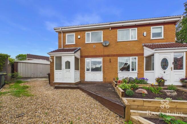 4 bed property, in Savick Way, £220,000