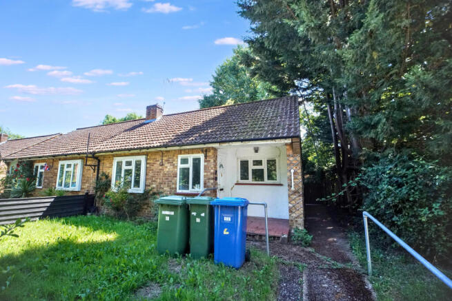 1 bed property, in Gibbins Lane, £130,000