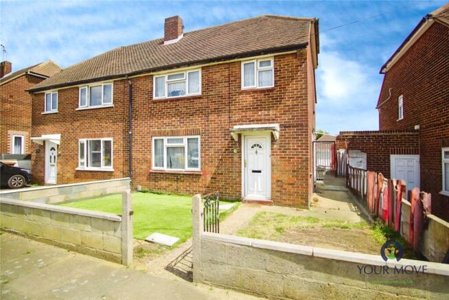 3 bed property, in Cheviot Close, £350,000