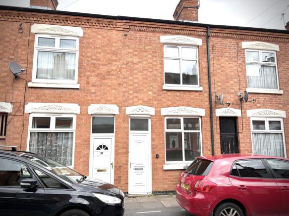 2 bed property, in 36 Flax Road, £125,000