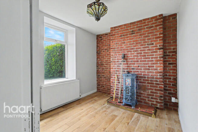 3 bed property, in Waterloo Road, £135,000
