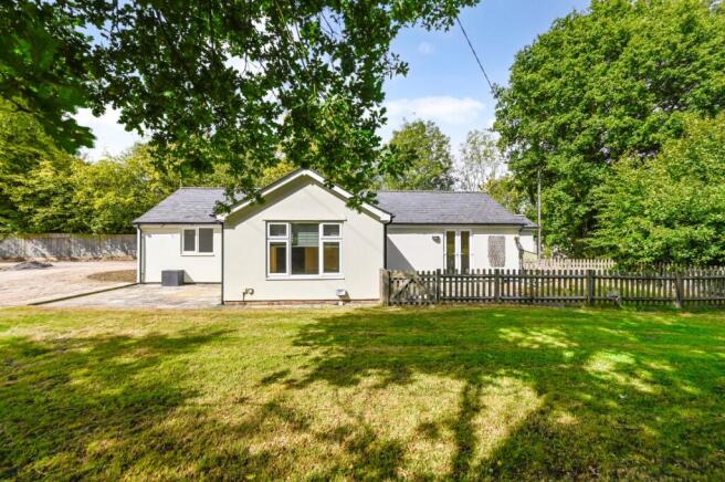 2 bed property, in Woodchurch, £600,000