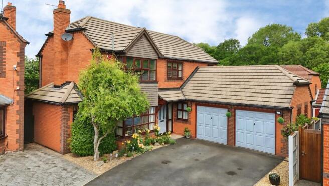4 bed property, in Dalby Close, £445,000