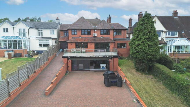 5 bed property, in Longwood Road, £1,250,000