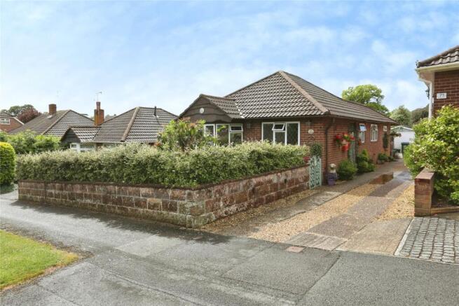 2 bed property, in Abbey Road, £375,000