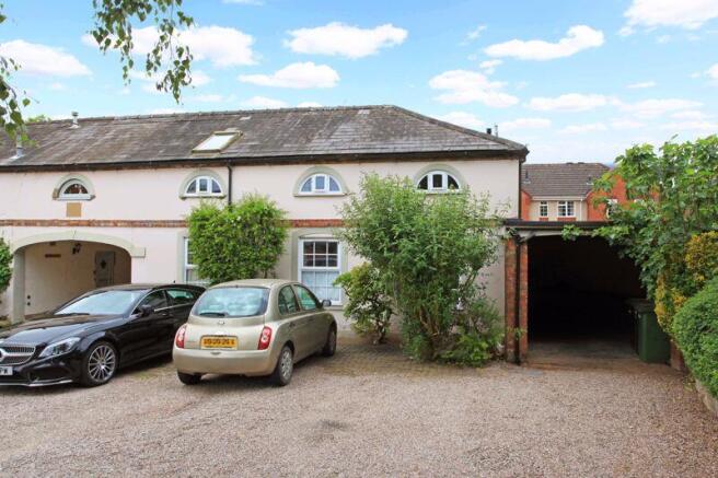 1 bed property, in Coach House, £119,950