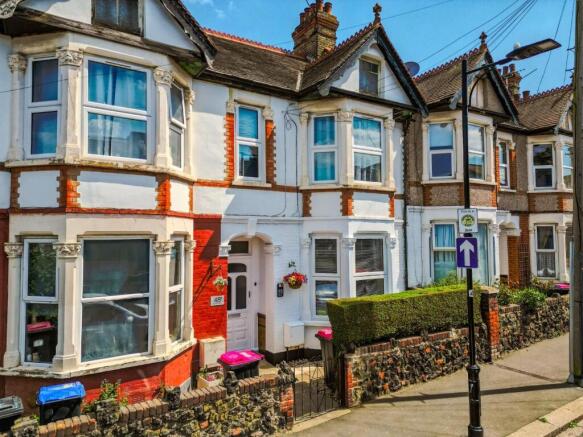 1 bed property, in Silverdale Avenue, £200,000