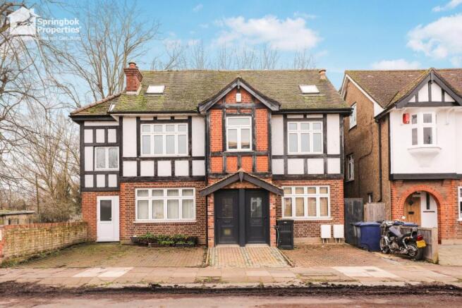3 bed property, in Southdown Avenue, £500,000
