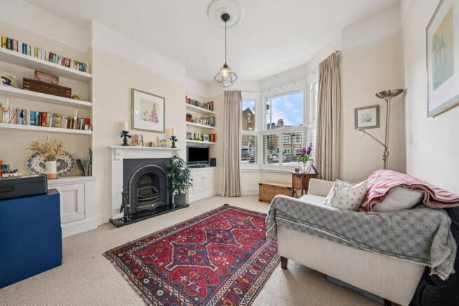 1 bed property, in Thirsk Road, £575,000