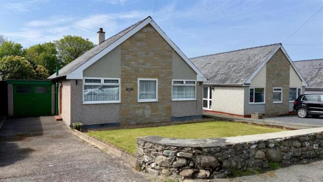 3 bed property, in Talybont, £300,000