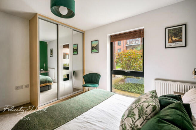 1 bed property, in Ordell Road, £325,000