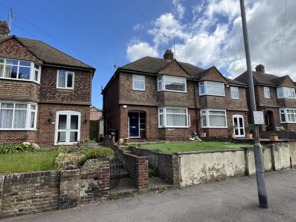 3 bed property, in 21 Queens Avenue, £225,000
