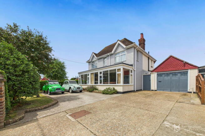 5 bed property, in 20 Nursery Close, £650,000