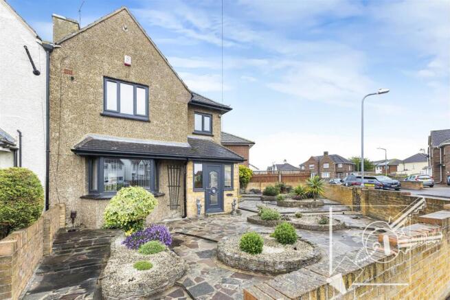 3 bed property, in Palmer Avenue, £370,000
