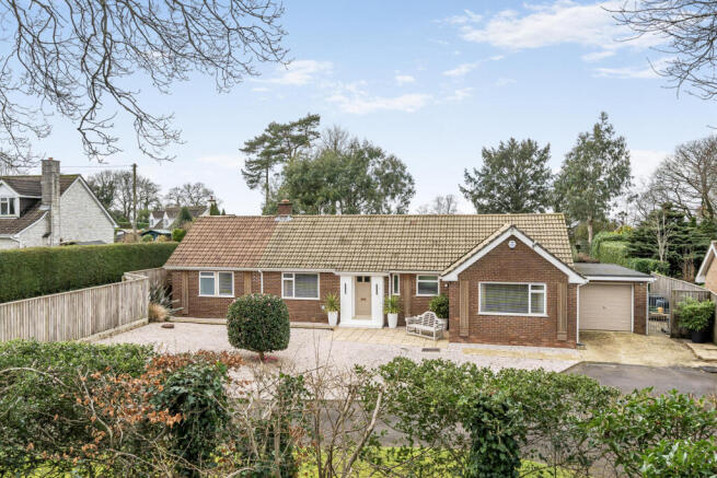 3 bed property, in Green Lane, £575,000