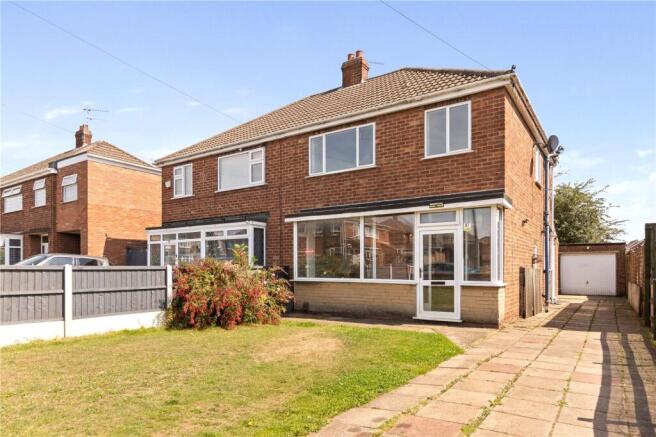 3 bed property, in Staindale Road, £120,000