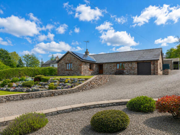 3 bed property, in Rectory Farm Bungalow, £690,000