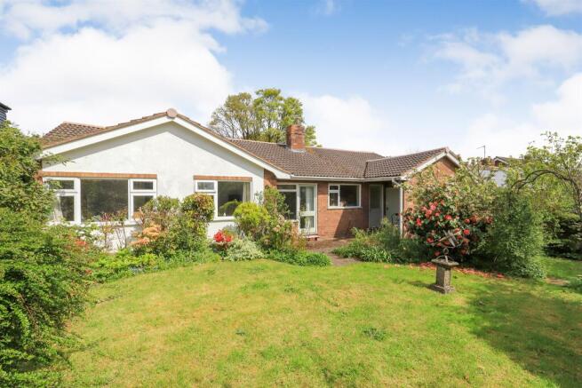 4 bed property, in Sandy Lane, £425,000