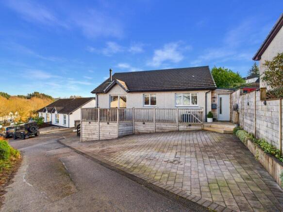 3 bed property, in 7 Pipers Road, £250,000