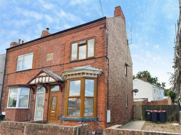 3 bed property, in School Road, £165,000