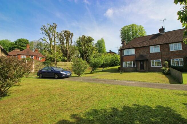 3 bed property, in Jubilee Crescent, £650,000