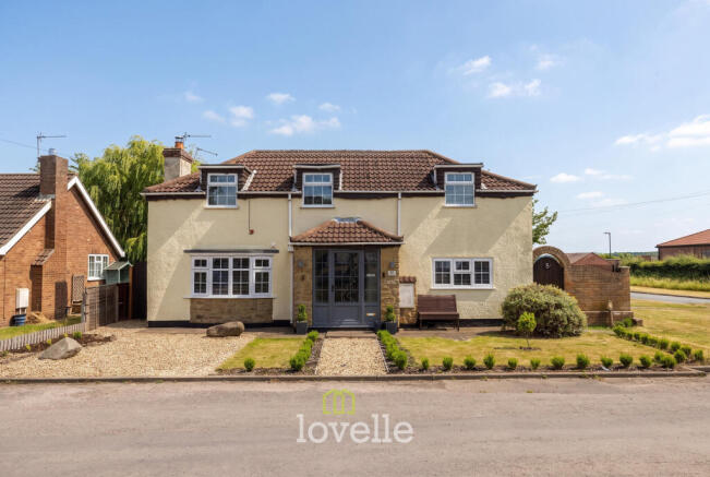 3 bed property, in North End, £299,950