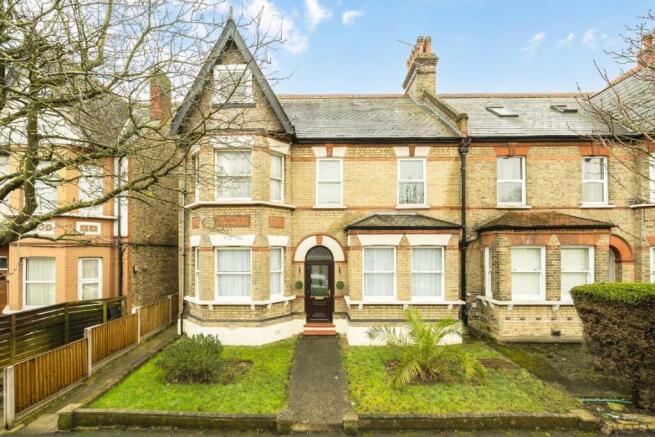 3 bed property, in Beatrice Avenue, £325,000