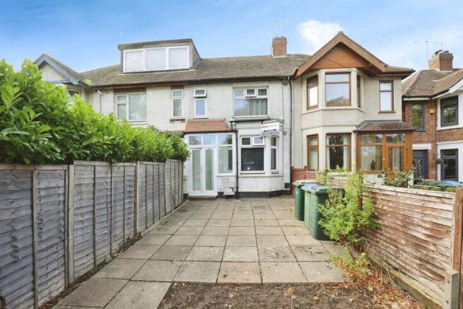4 bed property, in London Road, £225,000