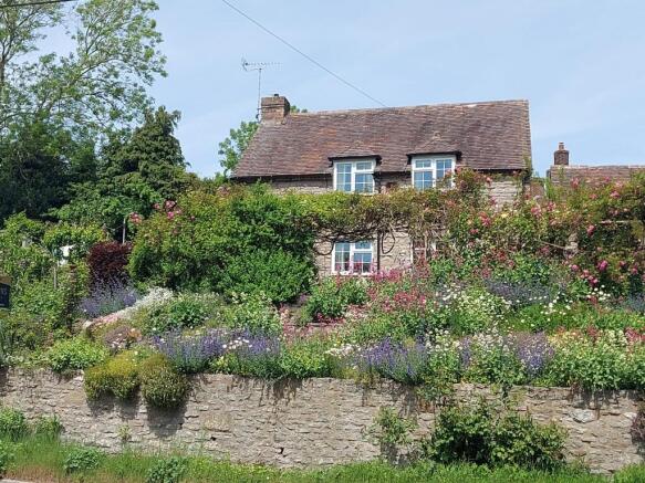 3 bed property, in Stretton Road, £575,000