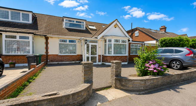 4 bed property, in Tolworth Gardens, £600,000