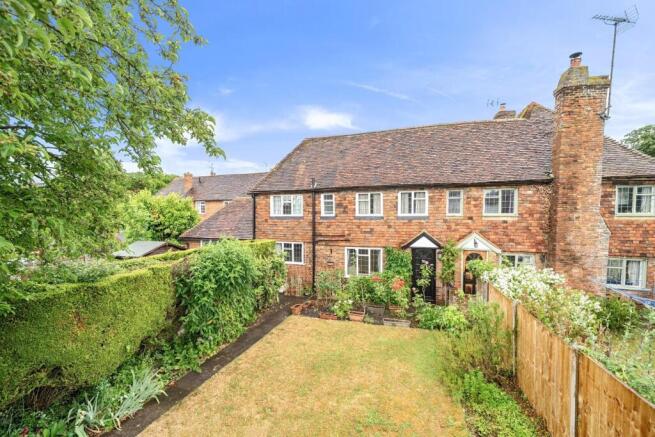 2 bed property, in Church Walk, £300,000